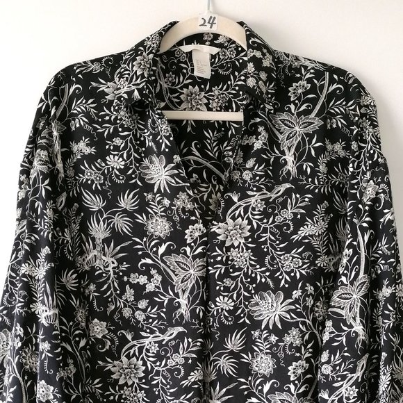 H&M Womens Black White Poet Sleeve Collared Hi Low Hem Floral Blouse Top Size S - Picture 2 of 7